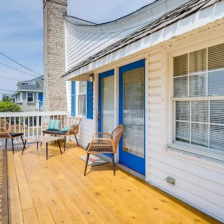 Carolina Beach Home With Private Deck Walk To Shore